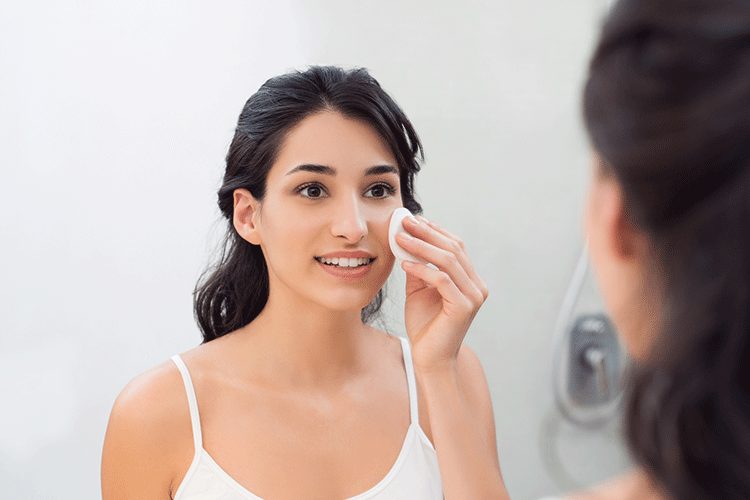 tips for clear and glowing skin - remove your make up before bed